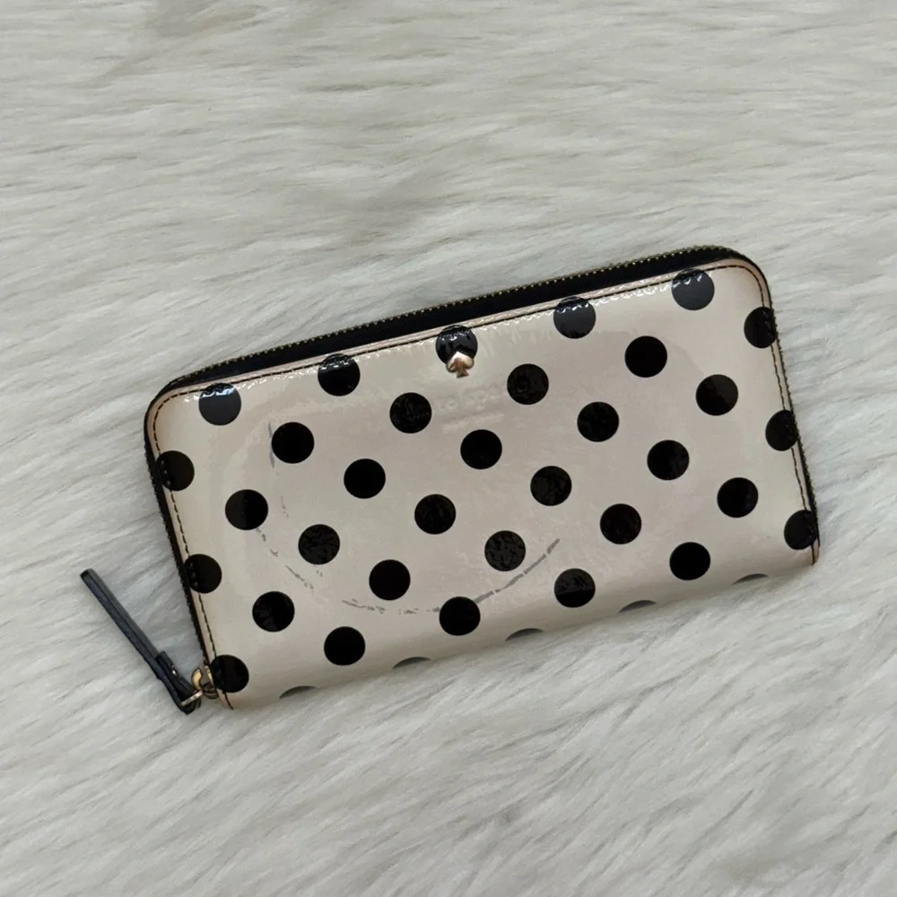 KATE SPADE - BLACK WHITE PATENT LEATHER NY CEDAR STREET LACEY LONG ZIP WALLET